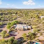 Spacious 4Br Private Retreat