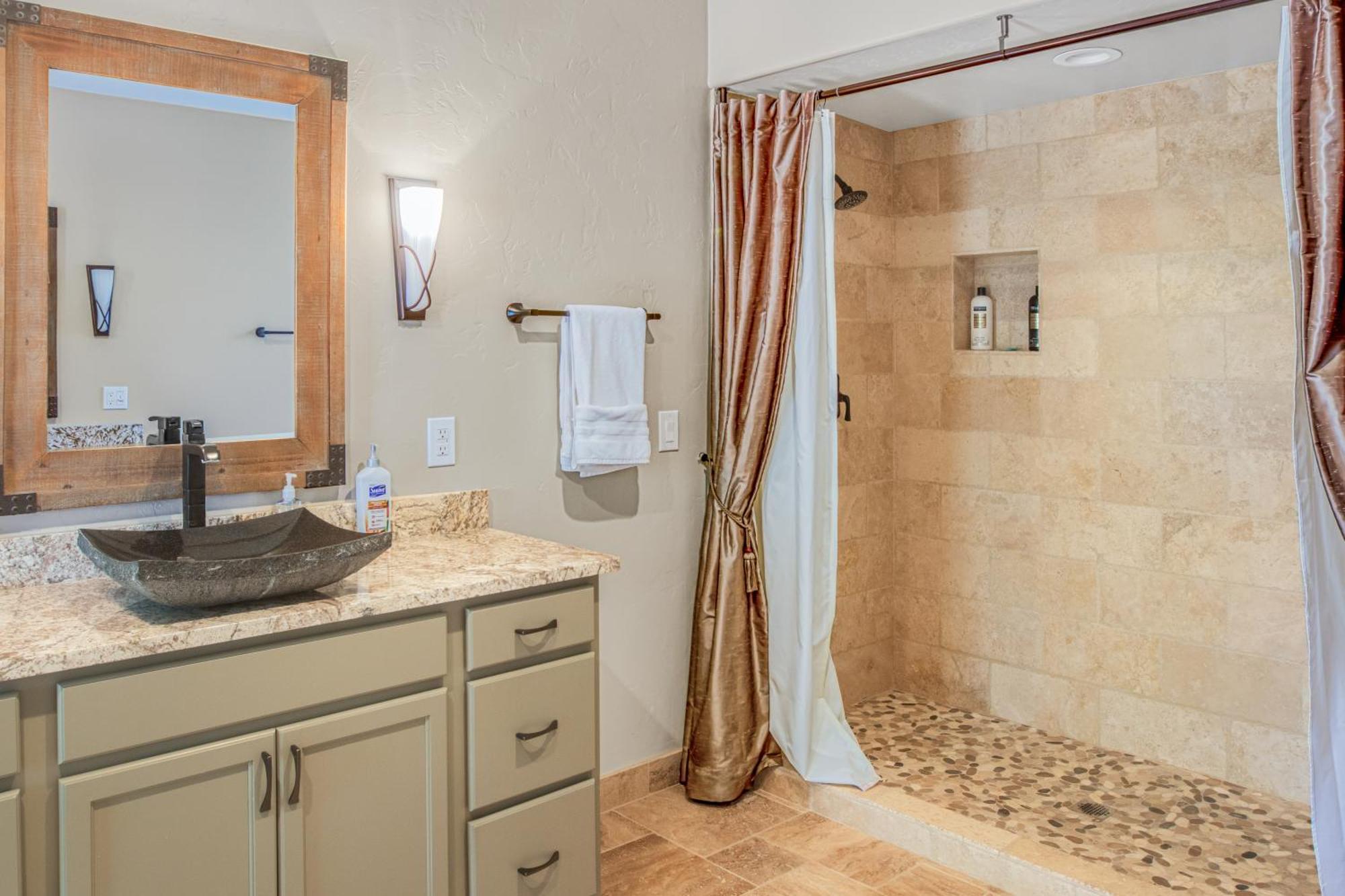Holiday home Spacious 4br Private Retreat *