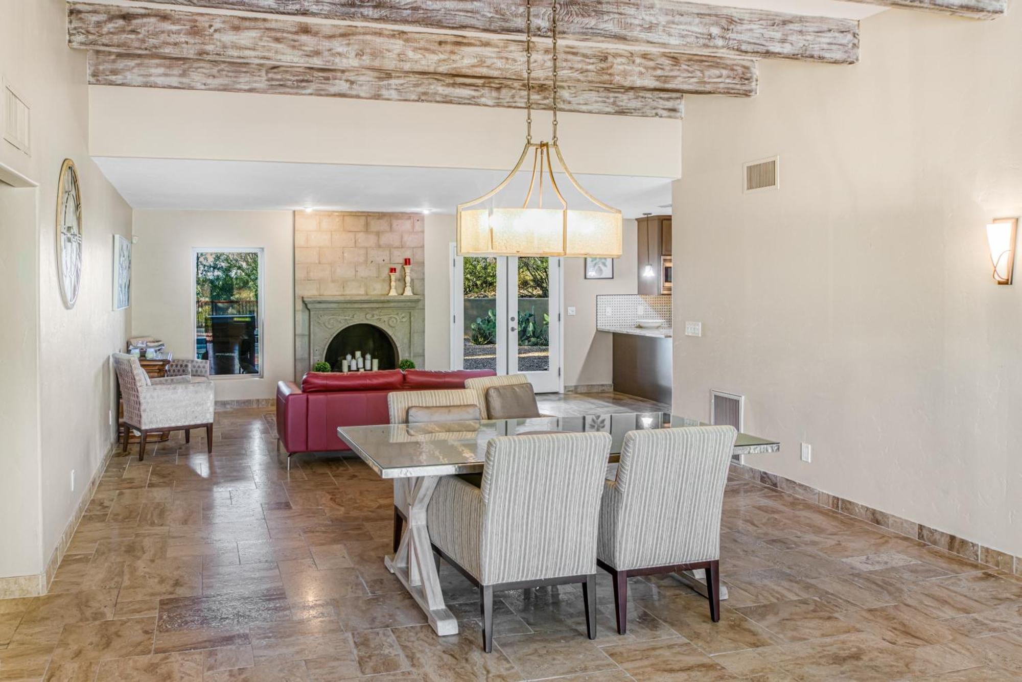 Spacious 4br Private Retreat Tucson