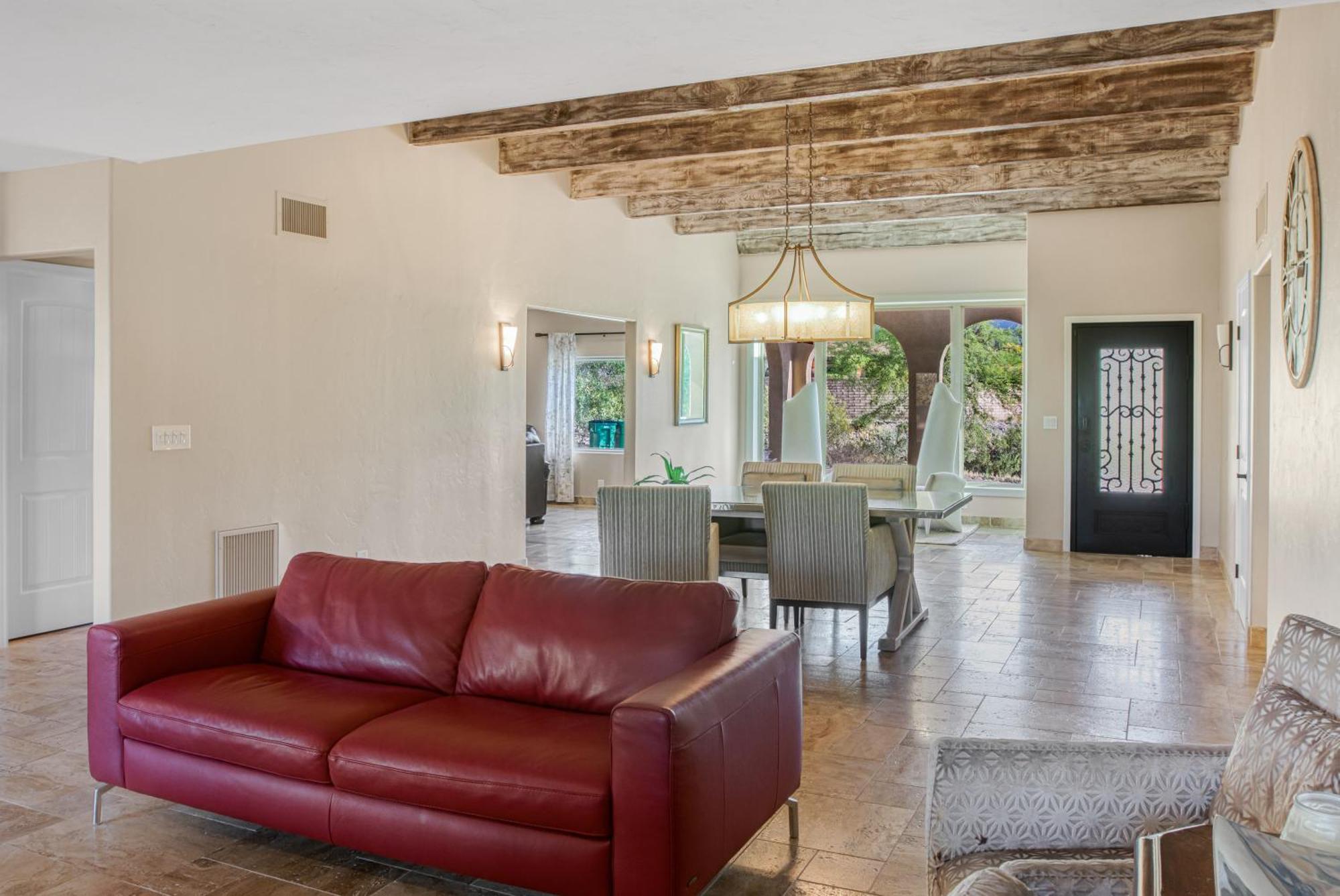 Spacious 4br Private Retreat Tucson