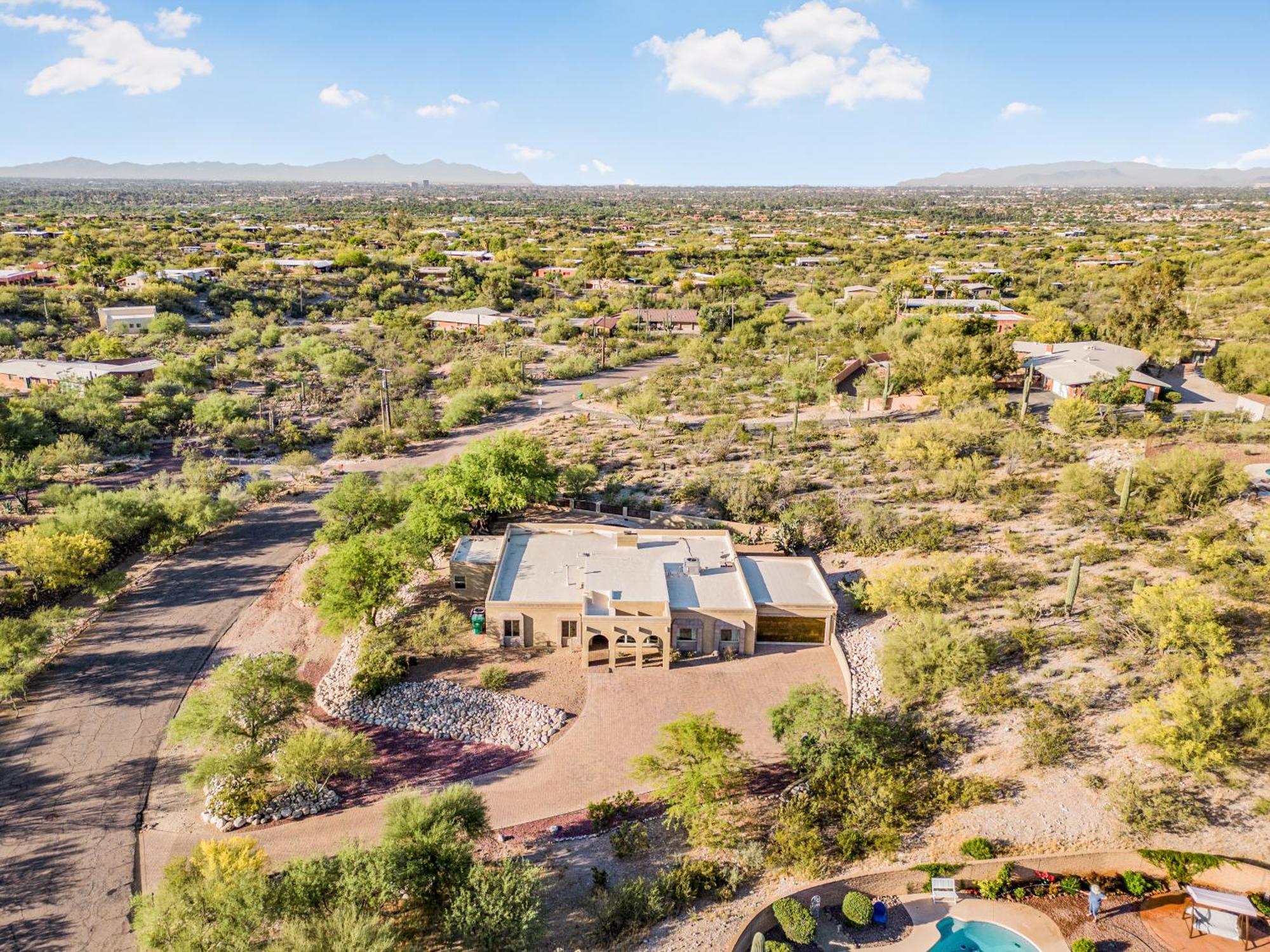 Spacious 4br Private Retreat Holiday home Tucson