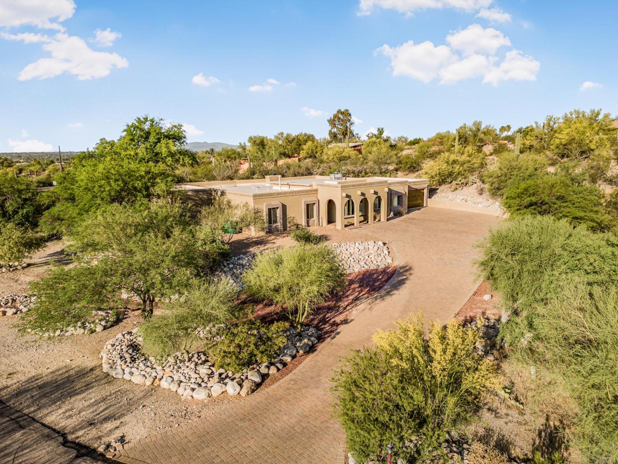 Spacious 4br Private Retreat Holiday home *